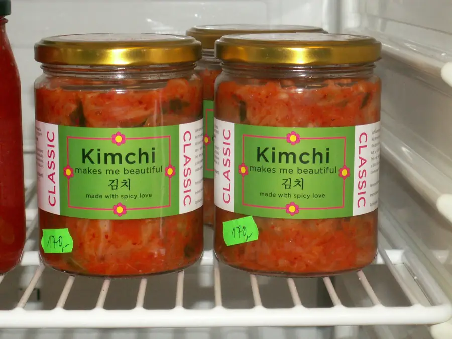 Sklenice domácího kimchi